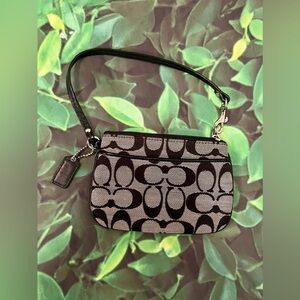 Authentic Coach Tan Signature Wristlet Clutch Zip Closure